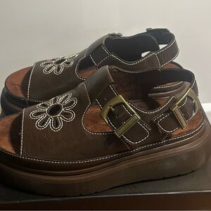 Chic Brown Women’s Platform Sandals